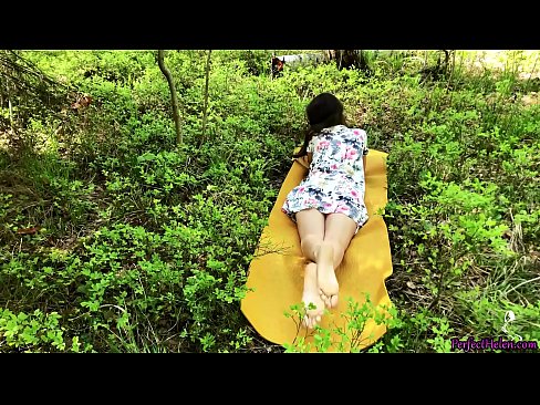❤️ Stranger on Tinder Masturbates My Pussy and Fucks Passionately in the woods (En främling på Tinder onanerar min fitta och knullar passionerat i skogen) ❤️❌ Pornvideo at sv.porn-evooli.ru ﹏